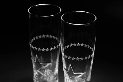 ZGS Glass omdefinierar industristandarder med avancerad laserborrning för anp...