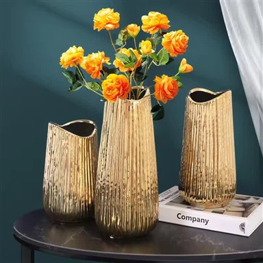 Vas med kristallblommor